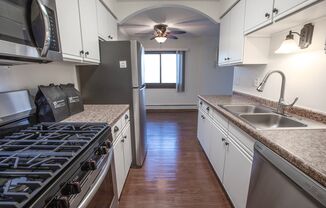 1 bed, 1 bath, 674 sqft, $1,299, Unit 311