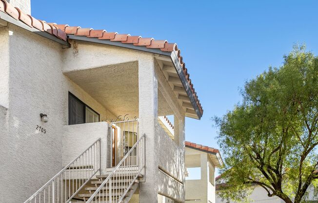 2 Bedroom Condo In The Lakes Community