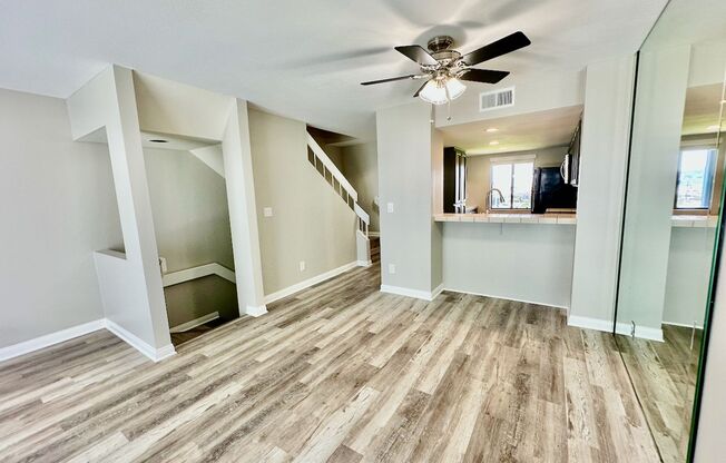 FOR RENT: 2Bd/1.5Ba Upgraded Townhome In The Highly Desirable Community Spindrift Del Mar.