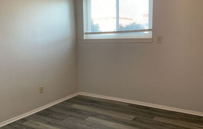 2 beds, 1 bath, 700 sqft, $875, Unit 9131