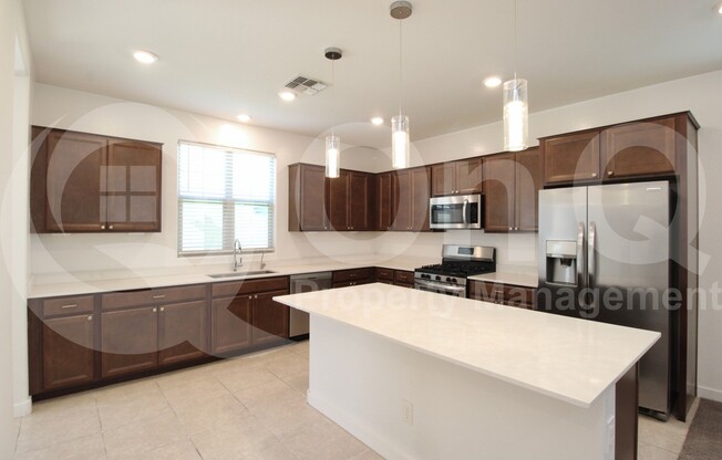 1158 E SABINO DR