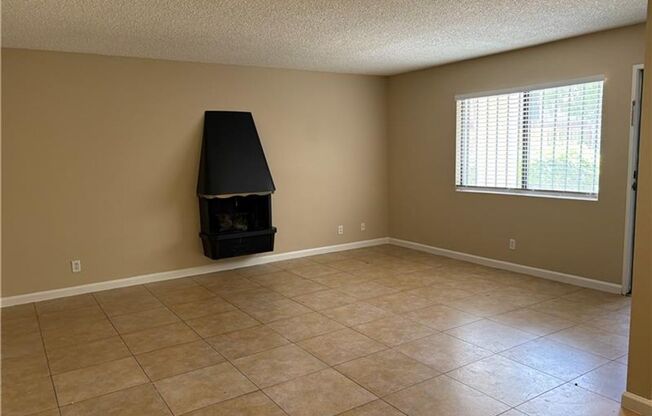 2 Bed, 2 Bath condo ready for move in!