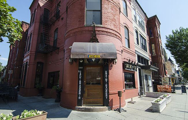 Restaurants in Columbia Heights and 14th Street at Highview and Castle Manor, Washington, 20009