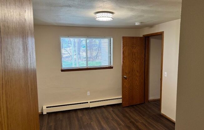 3 beds, 2 baths, 1,200 sqft, $2,350, Unit 5