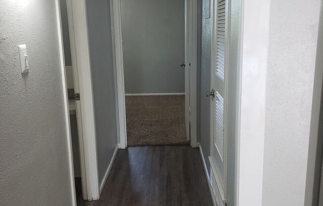 2 beds, 1 bath, 850 sqft, $775