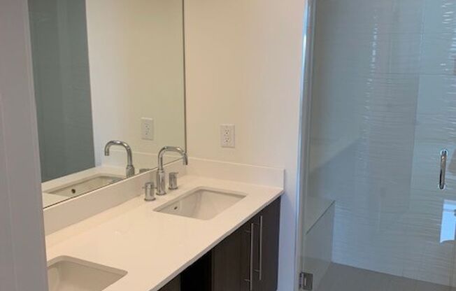 1 Bed / 2 Bath UNIT 3-218