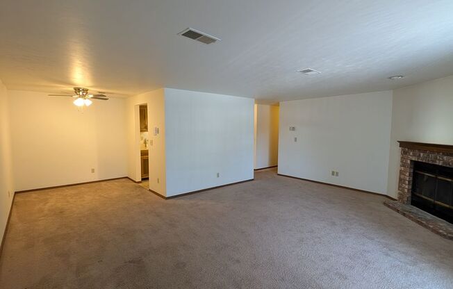 2 beds, 2 baths, 1,034 sqft, $1,229, Unit 1401 074