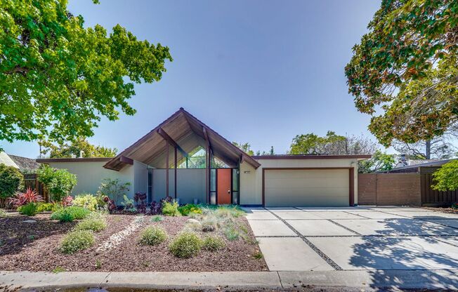 Absolutely Beautiful 5BR 3BA Eichler in the Heart of Los Altos