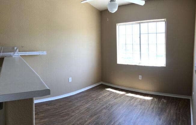 3 beds, 2 baths, 1,140 sqft, $1,350