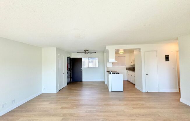 2 beds, 1 bath, 900 sqft, $2,350, Unit 4