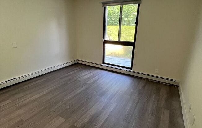 2 beds, 2 baths, 1,050 sqft, $1,670, Unit 1020N