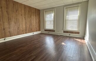 3 beds, 1 bath, $1,575, Unit 137