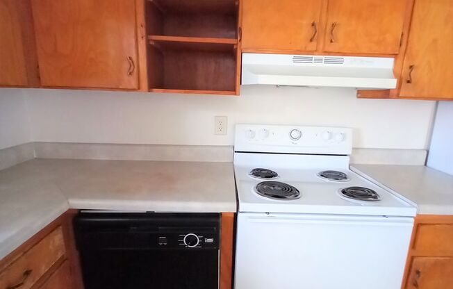 2 beds, 1 bath, 903 sqft, $1,240, Unit G-5