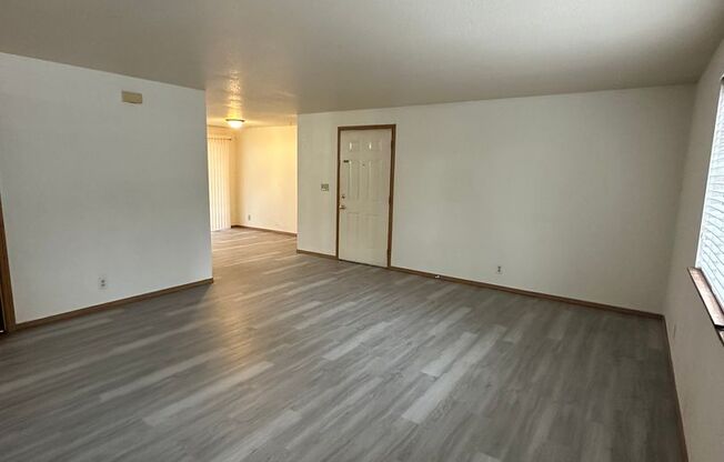 2 beds, 1 bath, 800 sqft, $1,295, Unit 111