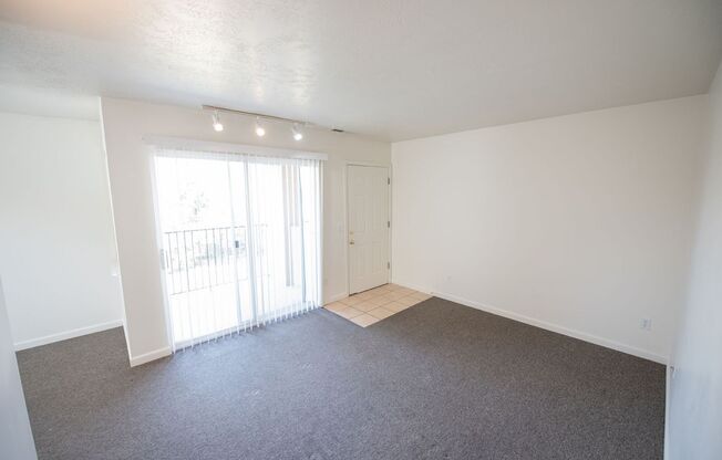 2 beds, 1 bath, $1,749, Unit 5