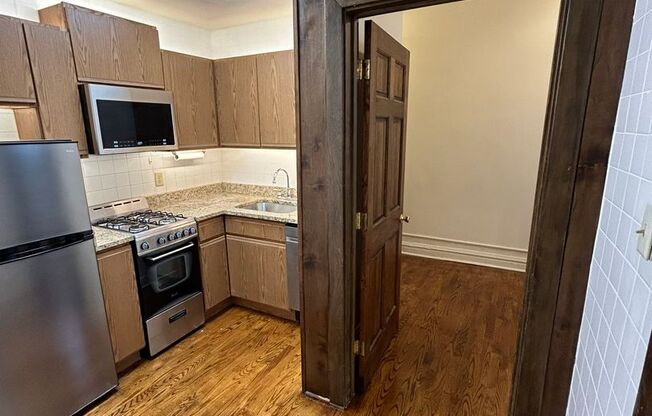 1 bed, 1 bath, 525 sqft, $1,645, Unit 225-G3