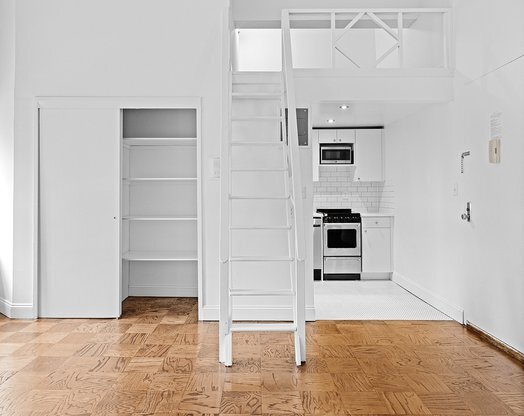 1 bed, 1 bath, $4,200, Unit 12B