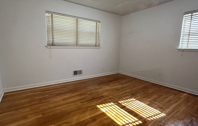 3 beds, 1 bath, $1,625