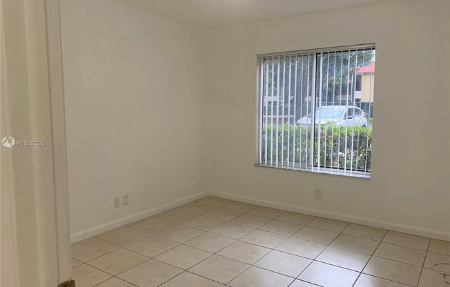 9525 SW 138 PL
