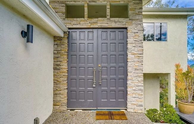 Spacious 3 bed, 2.5 bath house for rent in Mount Washington area of LA