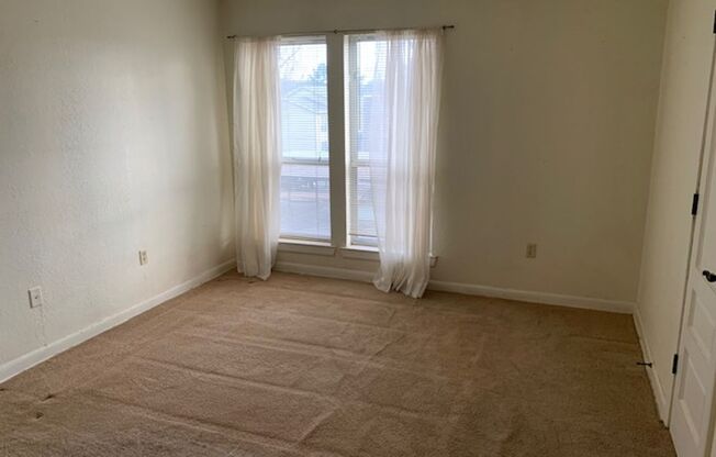 1 bed, 1 bath, $950, Unit # 2