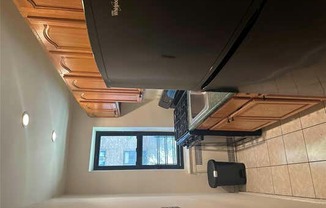 Studio, 1 bath, 650 sqft, $1,900, Unit 125