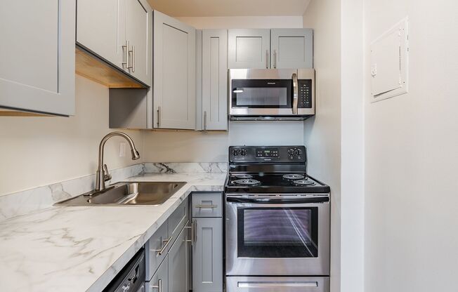 Studio, 1 bath, 378 sqft, $1,325