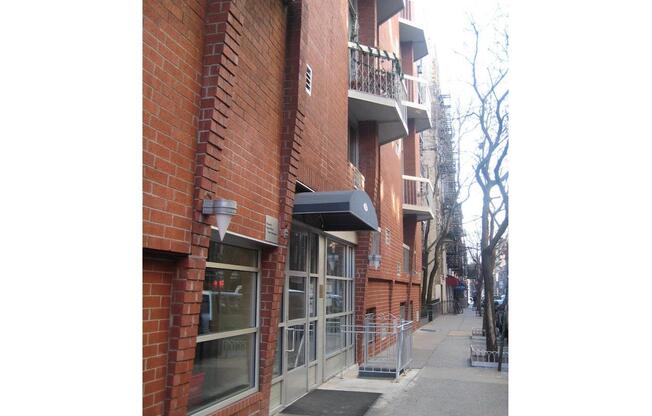 Studio, 1 bath, 397 sqft, $4,300, Unit 3R