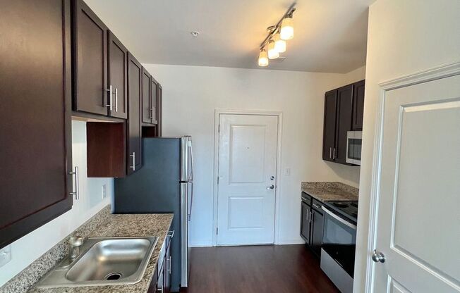 Studio, 1 bath, 466 sqft, $1,099, Unit 313