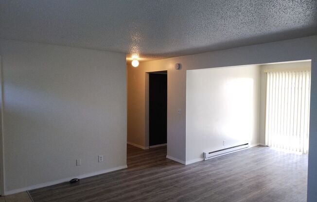 2 beds, 1 bath, $1,095, Unit 2