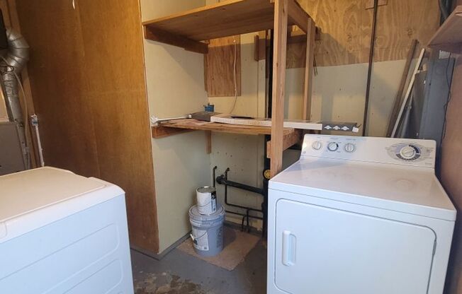 2 beds, 1 bath, $1,600