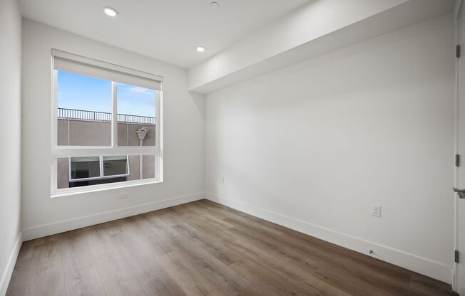 3 beds, 3 baths, 938 sqft, $3,034.29, Unit 607