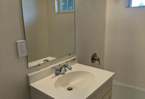 2 beds, 1.5 baths, 900 sqft, $1,545, Unit 7869