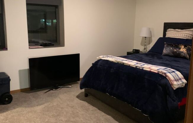 1 bed, 1 bath, 728 sqft, $1,800, Unit 413