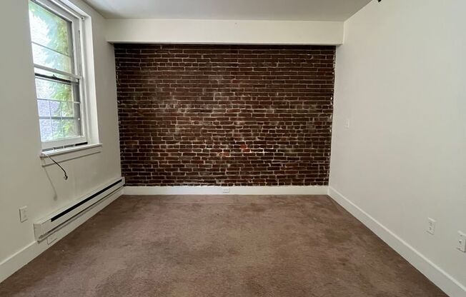 330-332 S. Juniper St