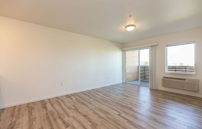 2 beds, 2 baths, 952 sqft, $1,695, Unit 106-302