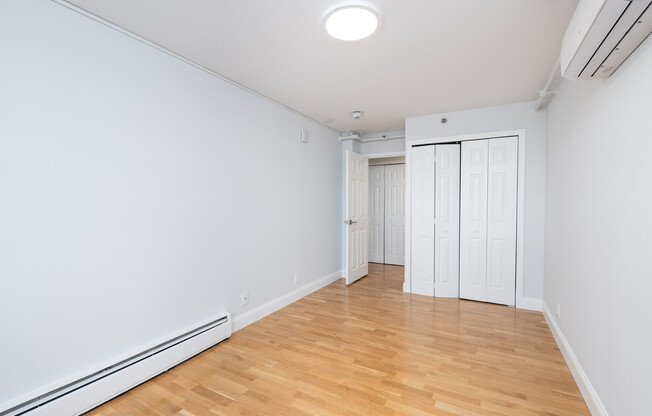 2 beds, 1 bath, 785 sqft, $3,750, Unit 18G