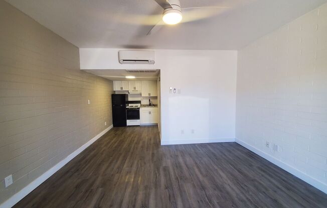 Studio, 1 bath, 400 sqft, $825, Unit 103