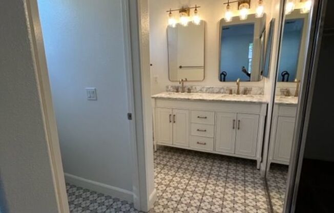 2727 APRICOT CT