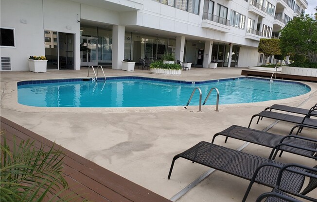 1 bed, 2 baths, 888 sqft, $4,995, Unit 2204