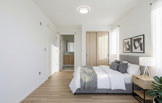 2 beds, 2 baths, 951 sqft, $4,950, Unit 501