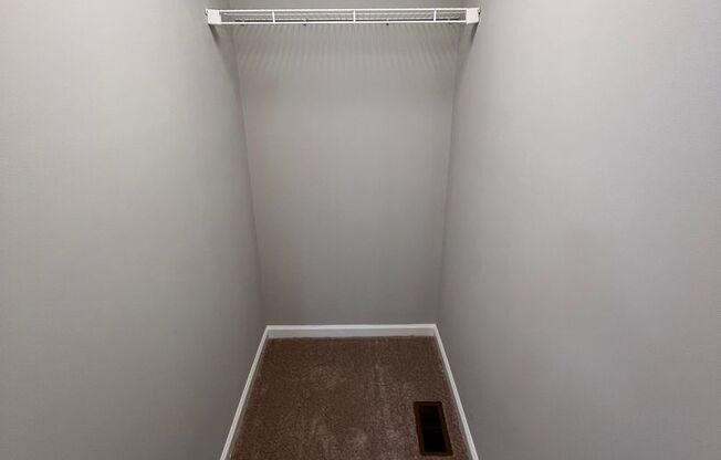 3 beds, 2 baths, $1,000, Unit 367D