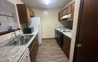 2 beds, 1 bath, 950 sqft, $1,250, Unit A