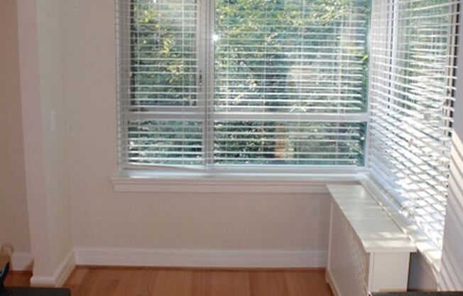 1 bed, 1 bath, 676 sqft, $2,695, Unit 619