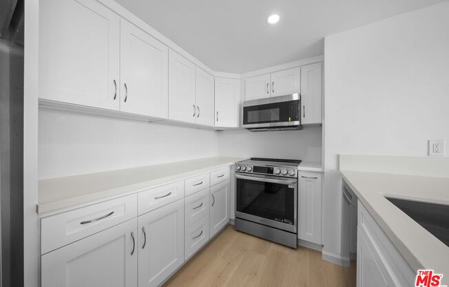 2 beds, 2 baths, 1,080 sqft, $6,300, Unit 808
