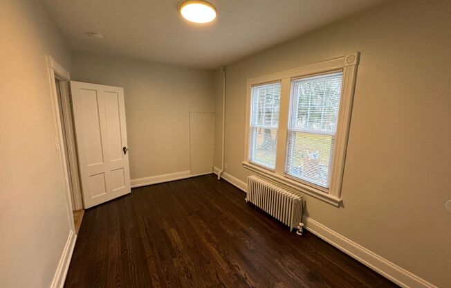 2 beds, 1 bath, $1,850, Unit 59