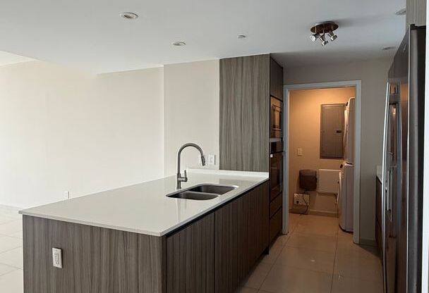 3 beds, 3 baths, $6,200, Unit Unit #802