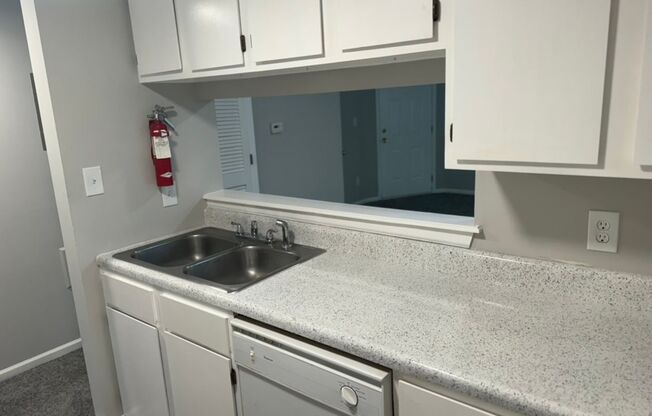 1 bed, 1 bath, 629 sqft, $800, Unit L2