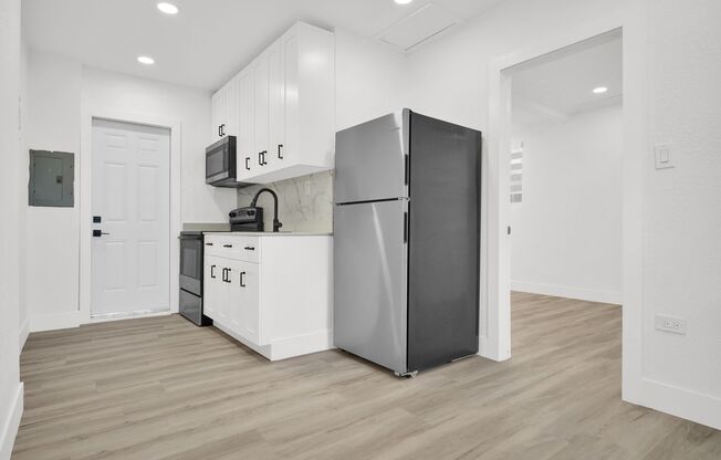 Comfortable 1-Bedroom Apartment in a Prime Miami Location | 210 Beacom Blvd Unit 214, Miami, FL 33135