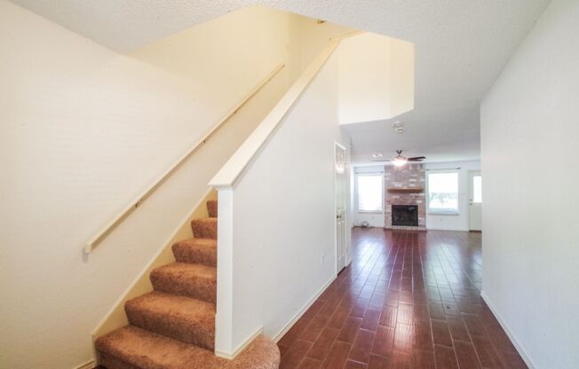 Great 4 bed 2.5 bath on Greenbelt